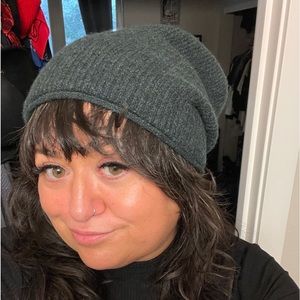 Madewell plush beanie like new